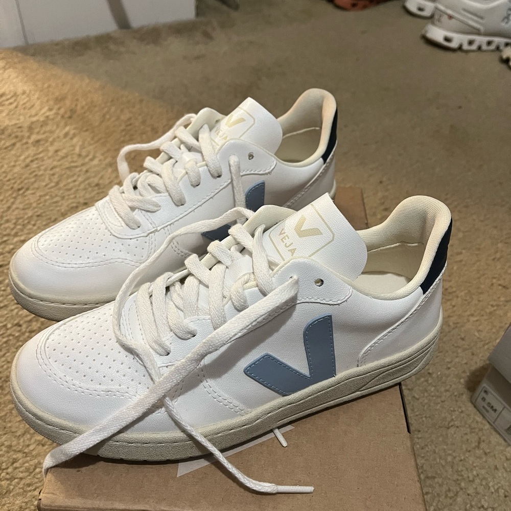 Veja White and Blue Sneakers Classic Low-Top Design